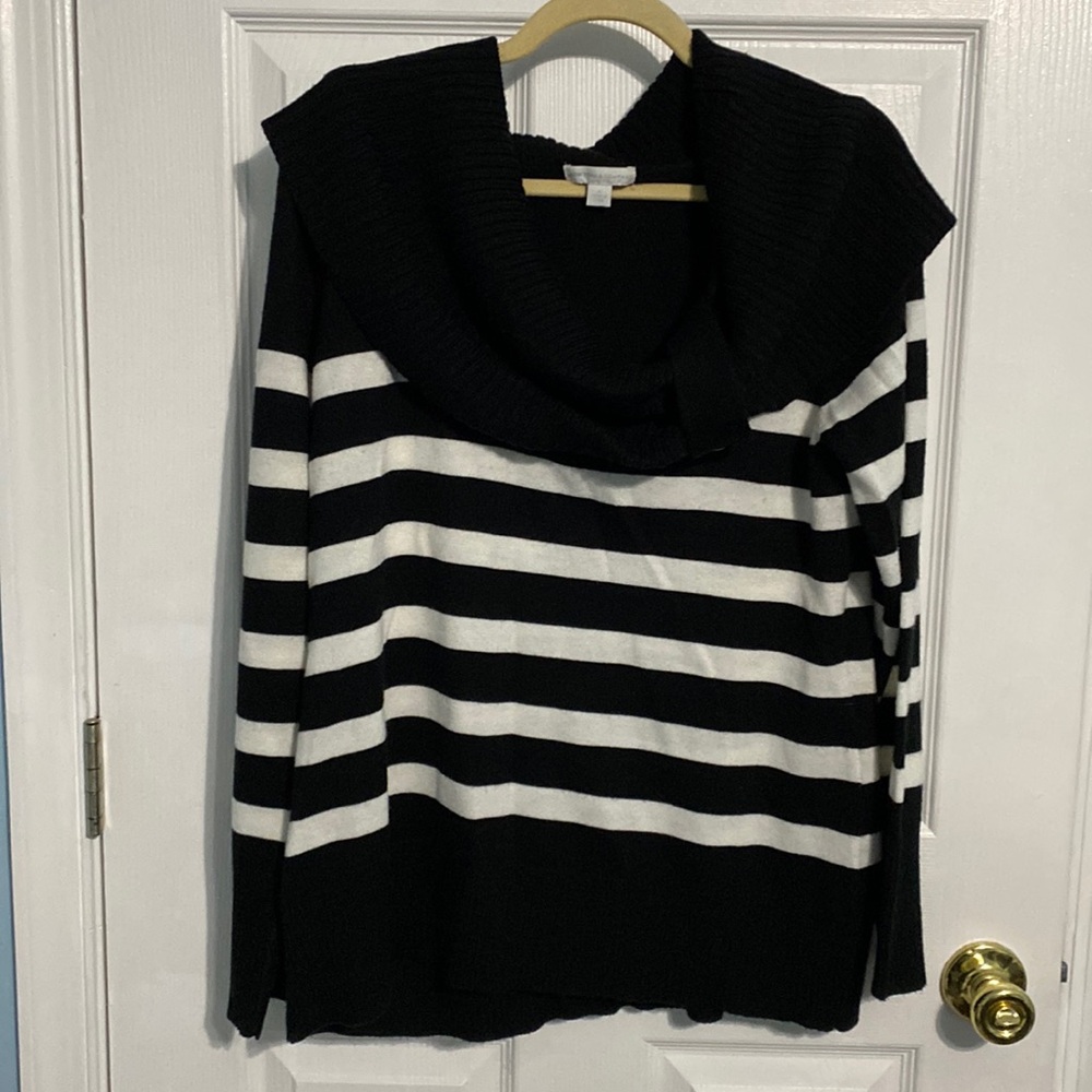 New York & Company Black and White Cowl Sweater Size XL